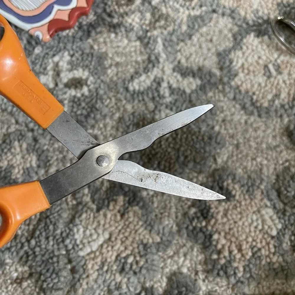 Vintage FISKARS 81 Stainless Steel Scissors Sewing Craft USA 7 in Orange Handle